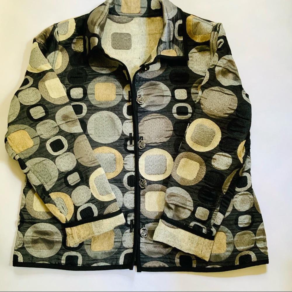 Ladies Reversible Jacket With Dual Buttons - image 7